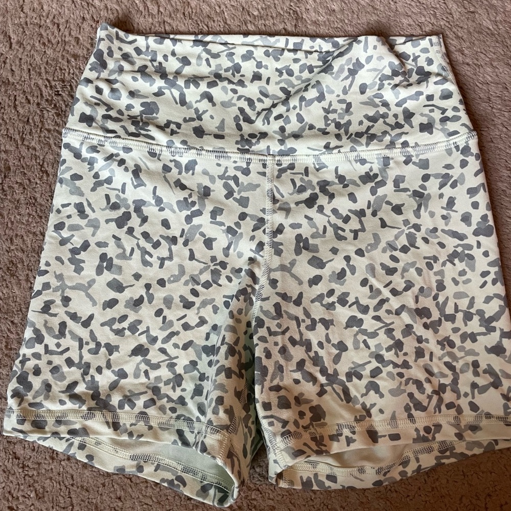 Fleo true high shorts- medium